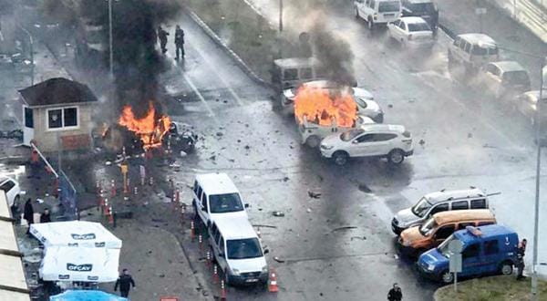 ازمر میں ایک دوسرا کار بم دھماکہ اور استنبول کے حملہ آور کا تعلق اویغور سے
