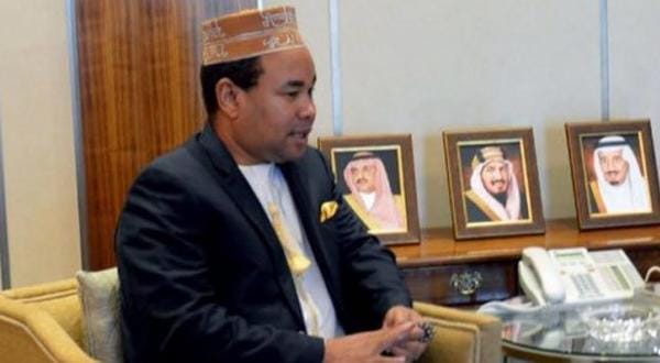 کوموروس میں صدقہ وخیرات کے سایہ میں کام کرنے والے ایرانی دفاتر بند