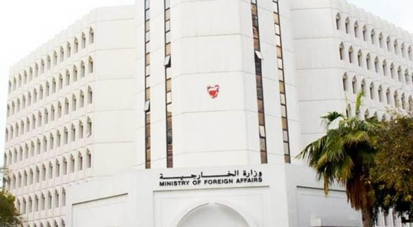 امریکہ بحرین میں ایران کے ناخن تراش رہا ہے