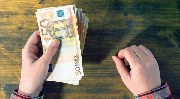دس سالوں کے اندر یورو کی معیشت پر اعتماد اپنے عروج پر
