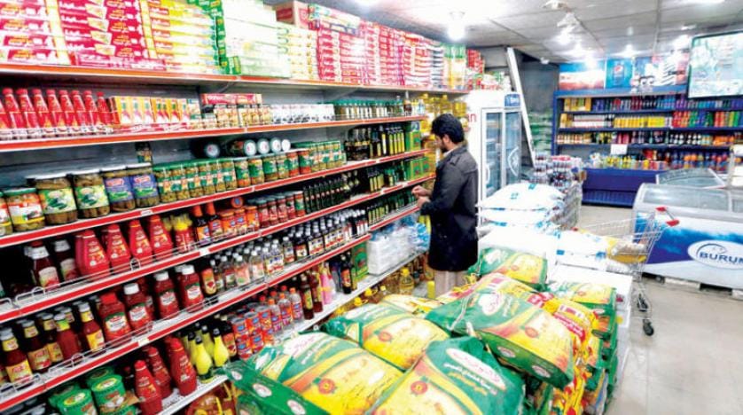 صنعاء کے بازار … گاہکوں کے بغیر سامان