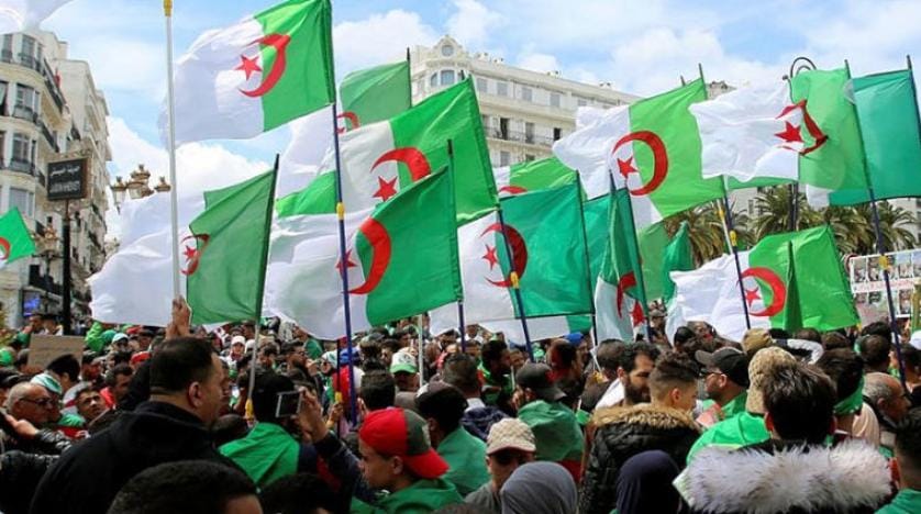 جزائر میں گفت وشنید کے لئے تیرہ افراد کی تجویز