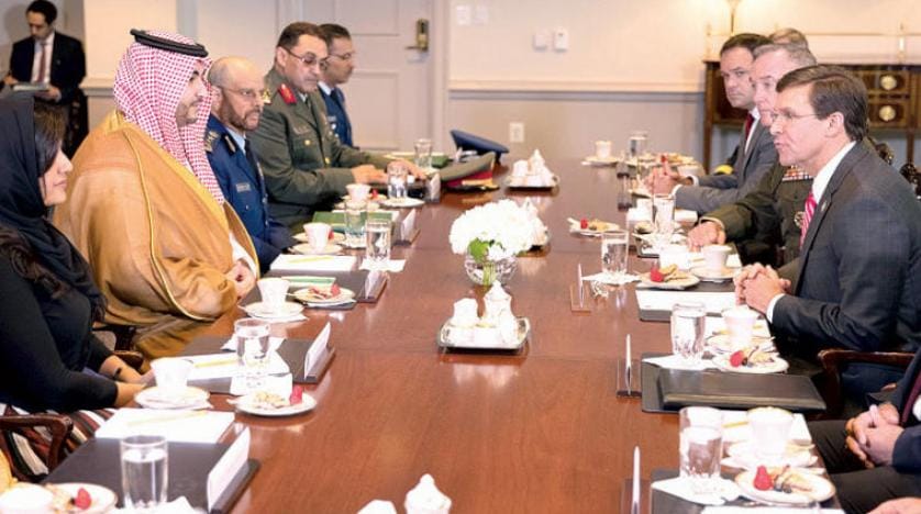 خالد بن سلمان اور ایسپر کے درمیان خلیج میں تعاون، یمن اور نیوی گیشن سیکیورٹی کے سلسلہ میں تبادلۂ خیال