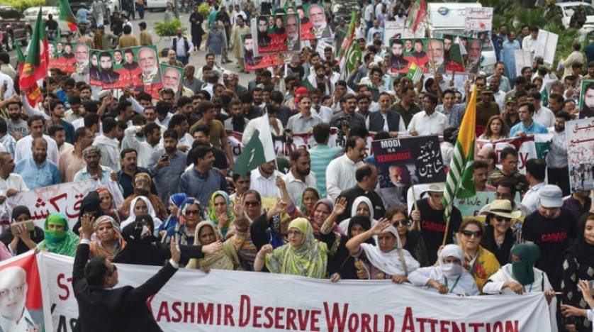 کشمیر میں ہندوستانی کشیدگی کے بعد بین الاقوامی تشویش کا اظہار اور پاکستان کی طرف سے انتباہ