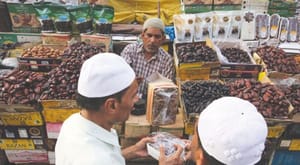 رمضان المبارک کے شروع ہونے سے ہندوستان کے مسلمانوں میں خوشی کی لہر