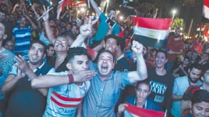 سعودی عرب کے ولی عہد مصری ٹیم کے کوالیفائی کرنے پر سیسی کو مبارکباد دے رہے ہیں
