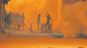 تیونس کے احتجاج میں توسیع  اور فوج کی نقل وحرکت