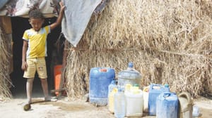 دو سعودی پائلٹوں کا انخلاء جن کا لڑاکا طیارہ فنی خرابی کے باعث تباہ