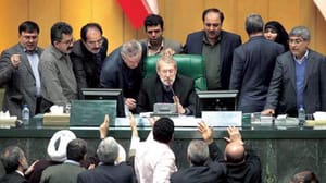 ایرانی پارلیمنٹ روحانی سے براہ راست جوابدہی کا فیصلہ کر رہی ہے