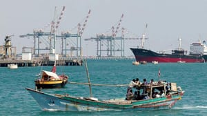 سعودی عرب نیویگیشن کی بین الاقوامی حفاظت کے انتظار میں تیل کے ٹرک کو بھیجنے سے باز