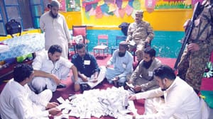 پاکستانی انتخابات کے سلسلہ میں دھوکہ دہی اور تشدد کے الزامات