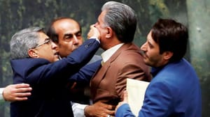 ایرانی بحران کی وجہ سے وزیر اقتصاد معزول