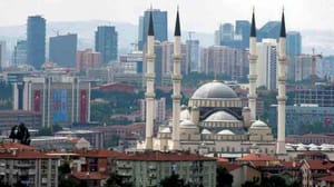 اردوگان کے سامنے لیرا کو بچانے کے لئے سخت اختیارات اور ٹرمپ کی پابندیوں کو چیلنج