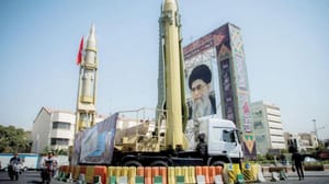 ایران کی طرف سے امریکہ کے ساتھ بیلسٹک مقابلہ کے لئے علاقائی تیاری