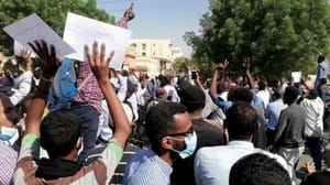 سوڈان میں گیس، آواز والے بم اور گرفتاریوں کا سلسلہ جاری