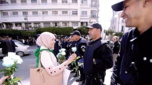 جزائر: حکومت کی طرف سے گفت وشنید کی پیشکش اور اپوزیشن کو دستور کی مخالفت منظور نہیں