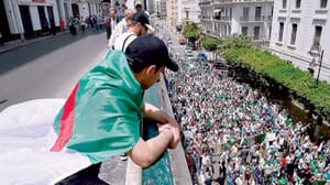 ابن صالح سے جزائر کے باشندوں کا مطالبہ: سب لوگ چلے جاؤ