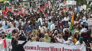 کشمیر میں ہندوستانی کشیدگی کے بعد بین الاقوامی تشویش کا اظہار اور پاکستان کی طرف سے انتباہ